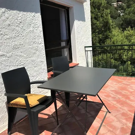 Apartamento En Con Vistas Al Mar A 50 Metros De La Playa Roses